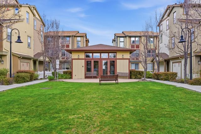 247 Peppermint Tree Terrace, Sunnyvale CA: https://media.crmls.org/mediaz/803420de-d0ea-437e-aa58-28a24f5b4427.jpg