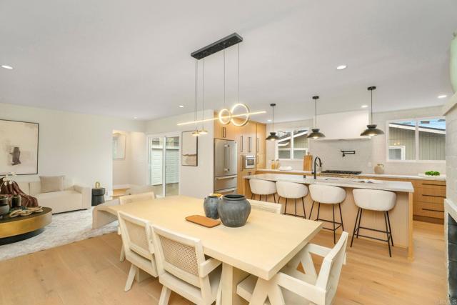 Detail Gallery Image 10 of 31 For 219 W Acacia Ave, El Segundo,  CA 90245 - 4 Beds | 2 Baths