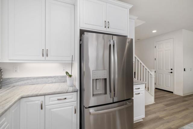 Image 4 of 27 For 27924 Barley Ct.