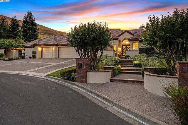 24 Timberview Ct., Danville CA: https://media.crmls.org/mediaz/803569db-4620-4df1-aa16-86a82355aa24.jpg