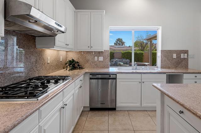 77 Clavel Court, Palm Desert CA: https://media.crmls.org/mediaz/8035b8e6-efa0-4abd-a138-c91326a00aeb.jpg