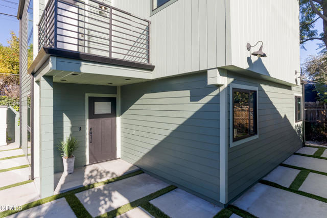 Detail Gallery Image 2 of 30 For 4947 Stratford Rd, Los Angeles,  CA 90042 - 5 Beds | 2 Baths