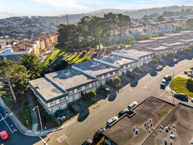 2419 Rowntree Way, South San Francisco CA: https://media.crmls.org/mediaz/80366b30-7711-45c0-ac11-9c9442c6ca5a.jpg