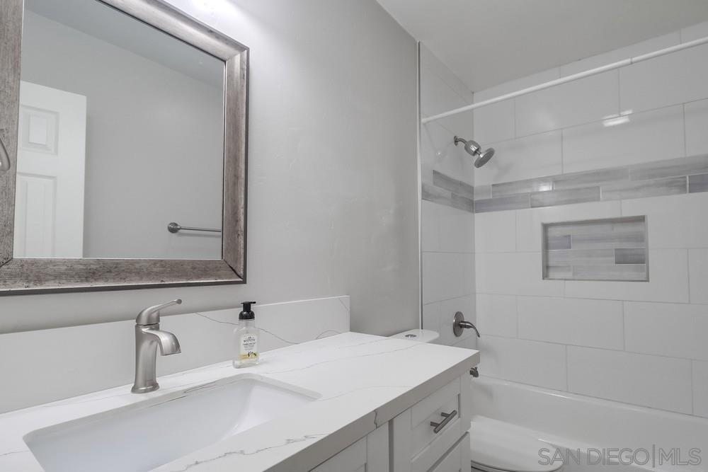 MLS #250037324SD image #24