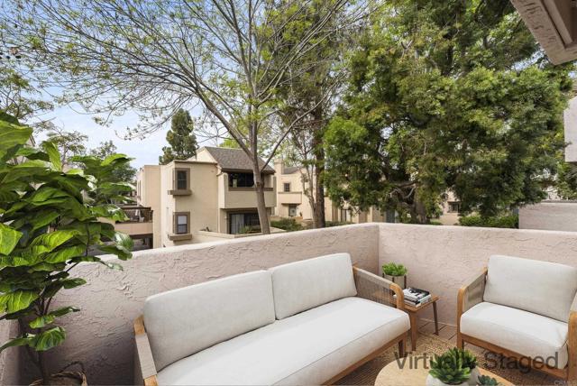 Detail Gallery Image 8 of 46 For 8448 via Sonoma #100,  La Jolla,  CA 92037 - 2 Beds | 1/1 Baths