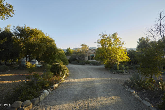 3450 Thacher Road, Ojai CA: https://media.crmls.org/mediaz/8036ce04-bd91-46b4-ac53-b50e79e4ce06.jpg