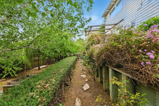 46 Hilltop Drive, San Carlos CA: https://media.crmls.org/mediaz/8037bba5-6352-4e99-b3e7-c9fdfc371a5a.jpg