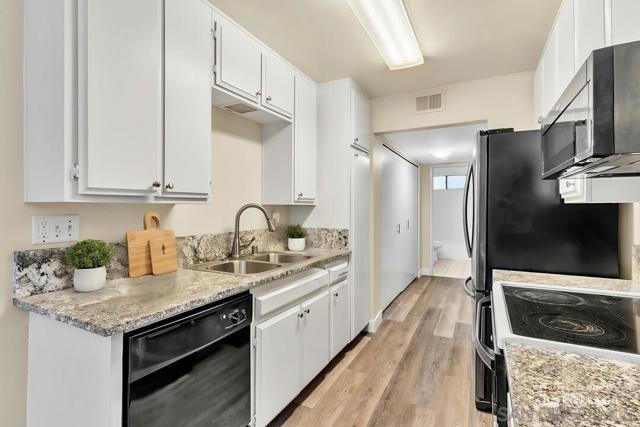 450 W Vermont Ave 105, Escondido CA: https://media.crmls.org/mediaz/8037e45a-0829-469f-8e9d-0860170a55b0.jpg