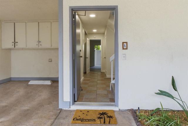 2388 Altisma Way, Carlsbad CA: https://media.crmls.org/mediaz/80380a86-92cc-46fa-be2f-fe8fca41f026.jpg