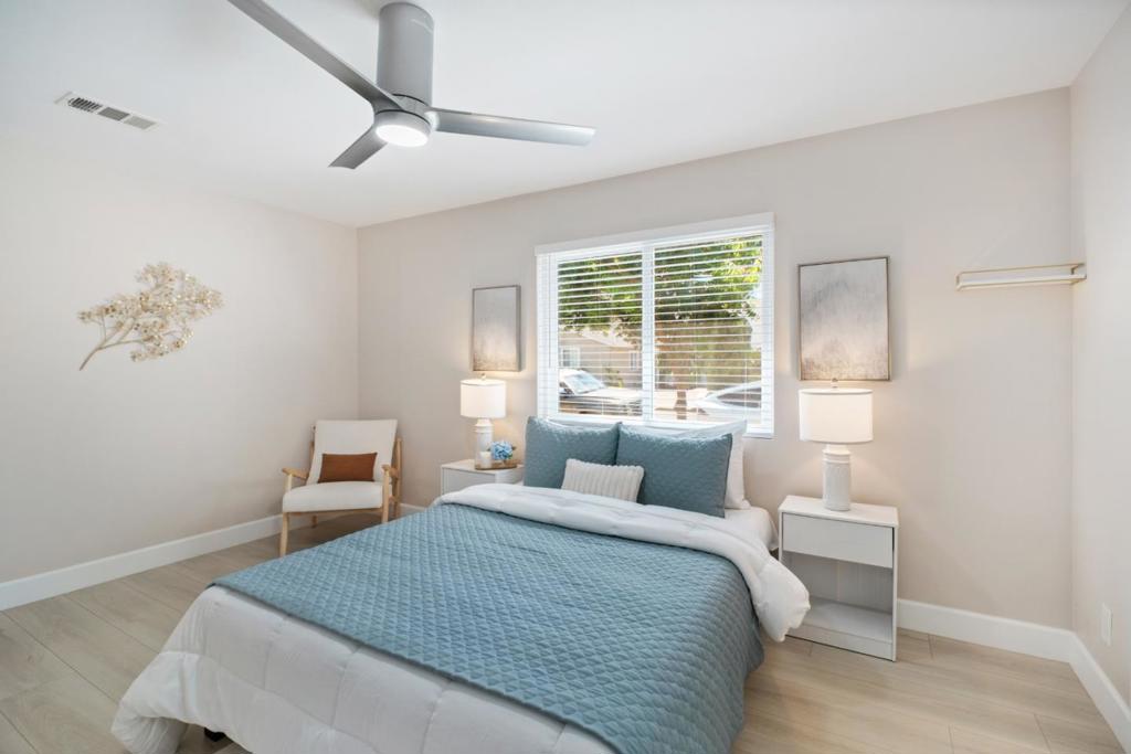 https://media.crmls.org/mediaz/80385e39-d6db-425c-bc43-6712c91059a0.jpg?preset=X-Large