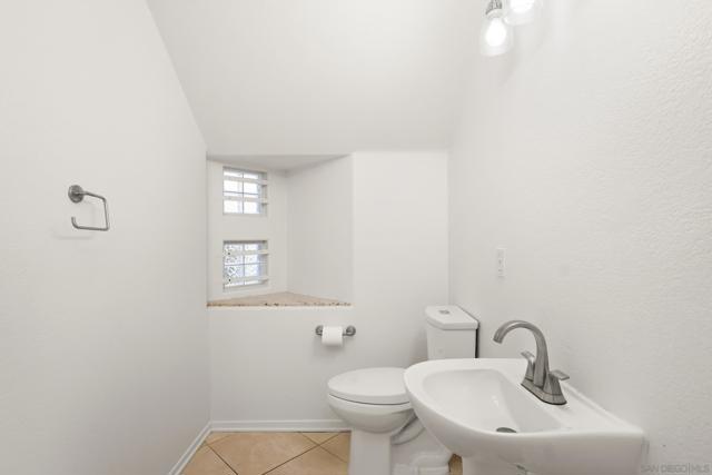 10960 Ivy Hill Dr, San Diego CA: https://media.crmls.org/mediaz/80387446-5bd9-4f25-b730-1ae150474c7b.jpg