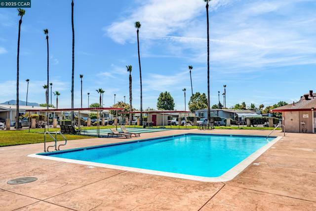 189 Suez Dr, Pacheco CA: https://media.crmls.org/mediaz/80391b3f-4885-4d21-a261-774bd2fd03f9.jpg