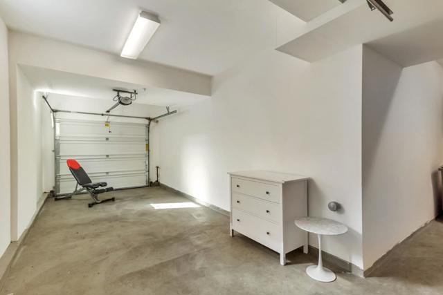 636 Bair Island Road, Redwood City CA: https://media.crmls.org/mediaz/8039c3a6-5440-4cc8-b377-71489512279b.jpg
