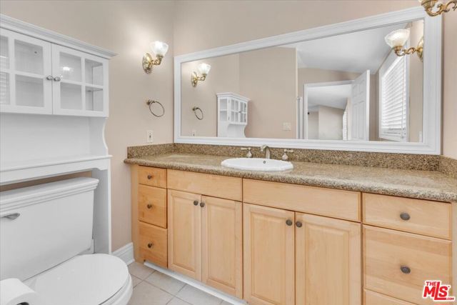 23264 Calvert Street, Woodland Hills CA: https://media.crmls.org/mediaz/803ab091-4a03-4350-a792-871ee901191e.jpg