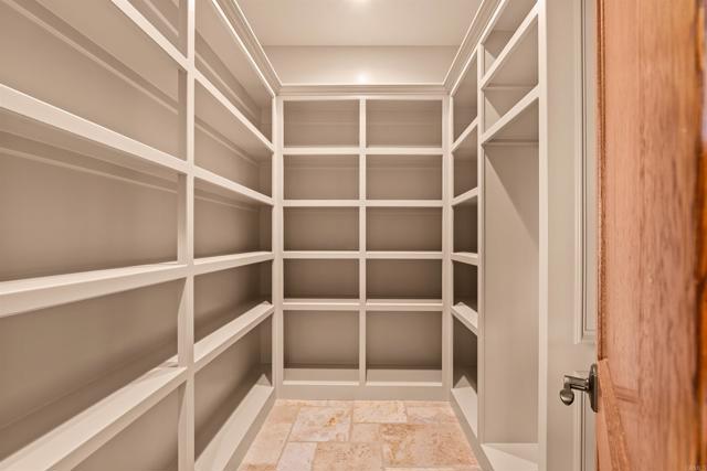 Detail Gallery Image 14 of 67 For 2428 Catalina Ave, Vista,  CA 92084 - 5 Beds | 5/1 Baths