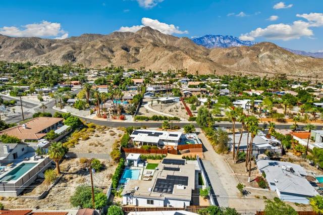 38855 Paradise Way, Cathedral City CA: https://media.crmls.org/mediaz/803b4866-7546-4766-9d92-6d696e3e37d1.jpg