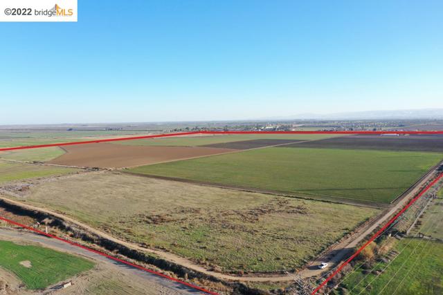 3870 Orwood Road, Brentwood CA: https://media.crmls.org/mediaz/803bda77-524b-4e30-8c10-6cc1881fa6b2.jpg