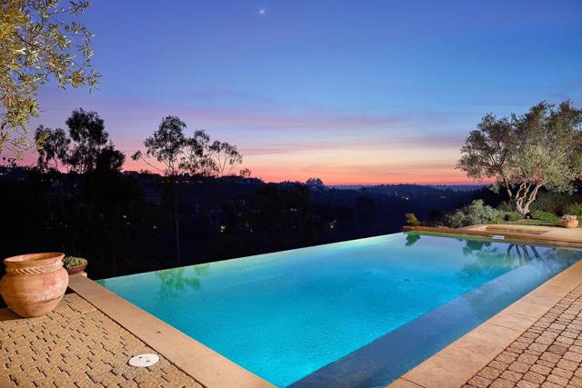 Detail Gallery Image 20 of 42 For 18482 Calle Tramonto, Rancho Santa Fe,  CA 92091 - 6 Beds | 6/1 Baths