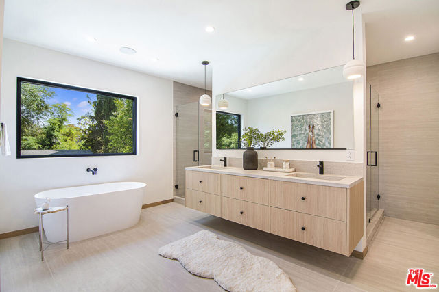 22616 Hatteras Street, Woodland Hills CA: https://media.crmls.org/mediaz/803c473b-50d3-4d32-8197-bcfd8d3098f1.jpg