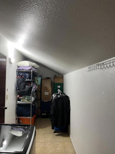 201 Rio Vista Drive, King City CA: https://media.crmls.org/mediaz/803c7b36-6137-4269-9a34-20ab3c934fb7.jpg