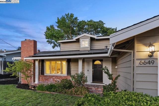 6649 Waverly Rd, Martinez CA: https://media.crmls.org/mediaz/803ca36b-4a5b-476f-ac9e-3fd693c8609d.jpg