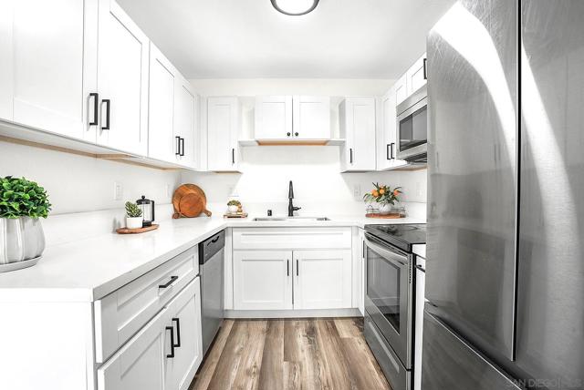 6602 Beadnell Way, San Diego CA: https://media.crmls.org/mediaz/803cddf7-35cc-4831-8065-0c2cd6258cb8.jpg