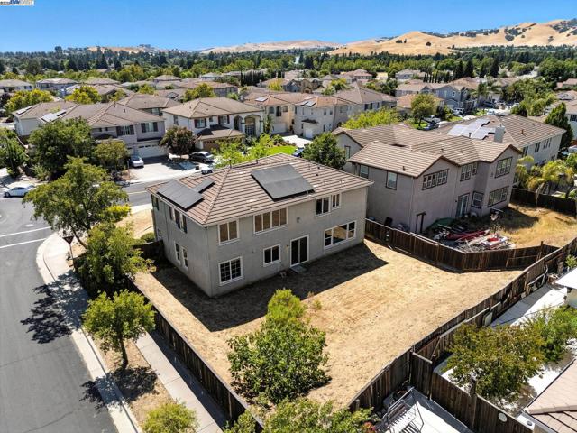 3909 Danbury Way, Fairfield CA: https://media.crmls.org/mediaz/803cf9e2-413e-456c-b6b3-50d8c729a0cb.jpg
