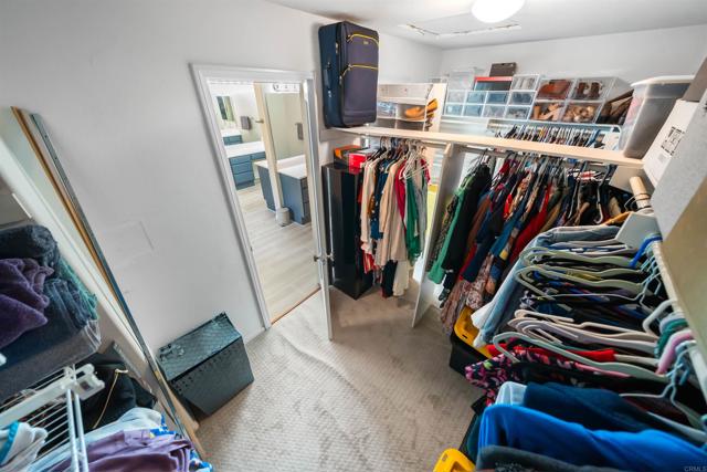 1312 Summer Ct, Vista CA: https://media.crmls.org/mediaz/803d8fb4-0df5-4fe2-a8c1-d3c7a89ad5e2.jpg