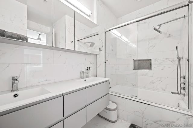 465 S Cleveland St, Oceanside CA: https://media.crmls.org/mediaz/803dd717-175b-4769-b878-3a9c8da69e59.jpg