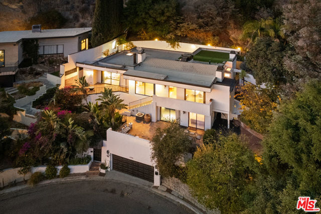 1790 Viewmont Drive, Los Angeles CA: https://media.crmls.org/mediaz/803de890-0f89-4c0f-850a-d3e24864c909.jpg