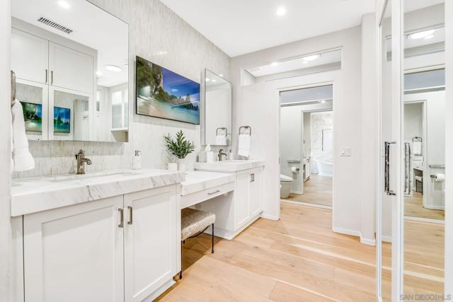 282 Neptune Avenue, Encinitas CA: https://media.crmls.org/mediaz/803df79e-a417-4f6d-bf94-d862579cae07.jpg