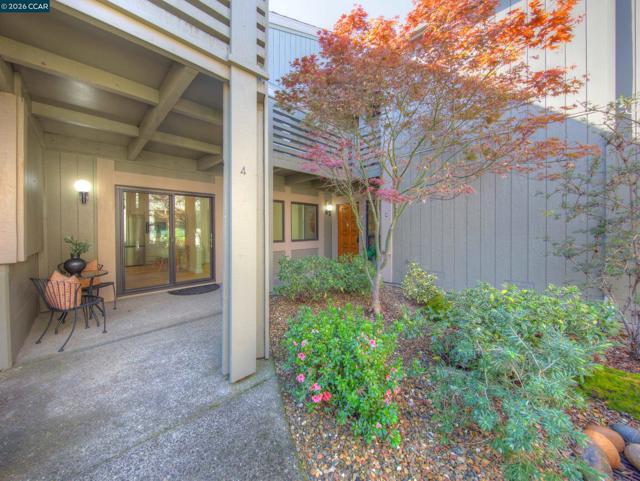 600 Terra California Dr, Walnut Creek CA: https://media.crmls.org/mediaz/803df964-4d74-4994-a239-59d449fbf82c.jpg