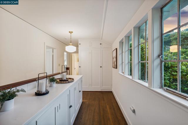 Image 35 of 48 For 2450 Hillside Ave