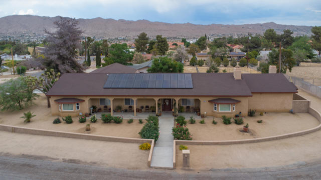 56800 Zuni Trail, Yucca Valley CA: https://media.crmls.org/mediaz/803e259a-c8bc-4aa0-9277-66c59f2474e8.jpg