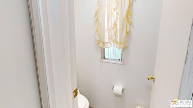 18555 Roberts Road, Desert Hot Springs CA: https://media.crmls.org/mediaz/803e2730-1e18-49e5-afca-082d97f68dd6.jpg