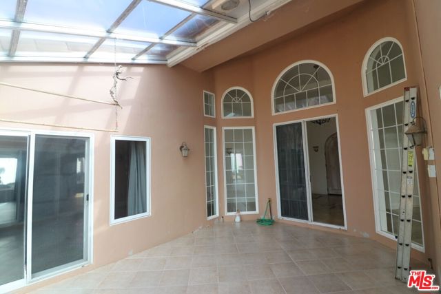 20776 Big Rock Drive, Malibu CA: https://media.crmls.org/mediaz/803e66c1-1423-4507-897e-0872d11c2076.jpg