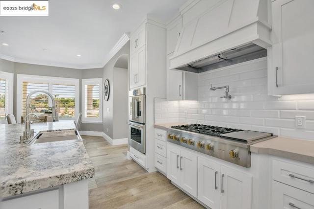 430 Ellisa Ln, Brentwood CA: https://media.crmls.org/mediaz/803fa701-1e9f-4213-b4fc-d2debb191318.jpg