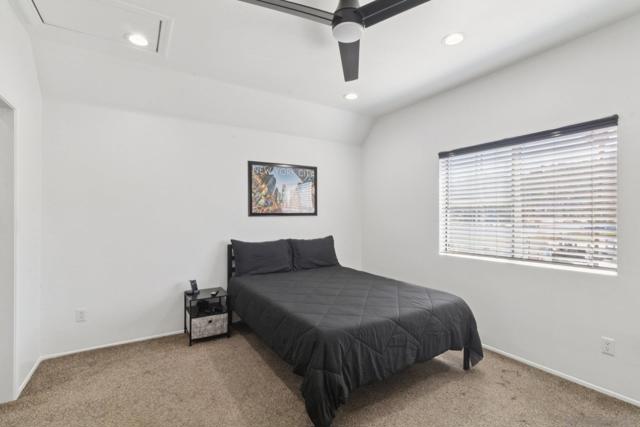 2220 Camino De La Reina, San Diego CA: https://media.crmls.org/mediaz/8041b59a-acf1-44ab-88b2-ebea270ad8a8.jpg
