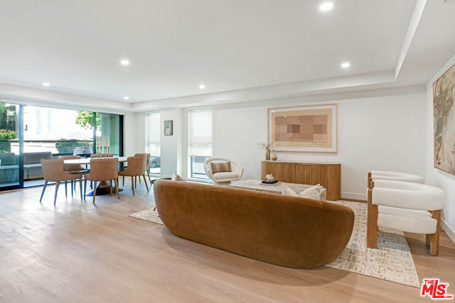 350 N Palm Drive, Beverly Hills CA: https://media.crmls.org/mediaz/8041c52b-36f0-4dbd-9d84-642a7536ace7.jpg
