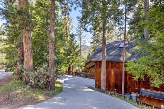 53962 Marian View Drive, Idyllwild CA: https://media.crmls.org/mediaz/804274a6-a622-4e33-bfaf-344787c4c5fc.jpg