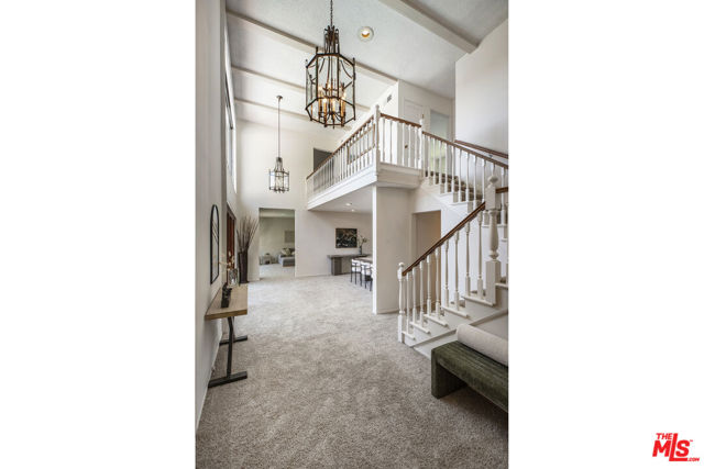 5136 Los Bonitos Way, Los Angeles CA: https://media.crmls.org/mediaz/80430e92-0146-4a50-9443-18bcc10df215.jpg