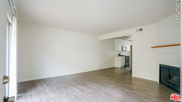 4528 Murietta Avenue photo 5
