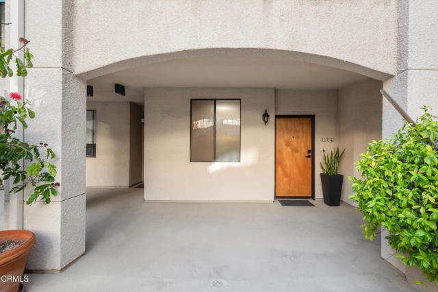 4201 Via Marisol, Los Angeles CA: https://media.crmls.org/mediaz/8043441a-291b-4b92-93de-bca797042af4.jpg