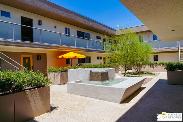 588 E San Lorenzo Road, Palm Springs CA: https://media.crmls.org/mediaz/80436a18-b036-44dc-a3b7-17076c6bc7df.jpg