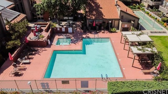 245 Oakleaf Drive, Thousand Oaks CA: https://media.crmls.org/mediaz/80437d28-54ca-4ed9-987b-7cfc430db3c6.jpg