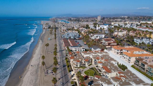 Detail Gallery Image 3 of 39 For 621 N Pacific St #204,  Oceanside,  CA 92054 - 2 Beds | 2 Baths