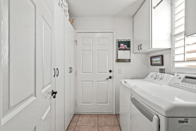 80474 Muirfield Drive, Indio CA: https://media.crmls.org/mediaz/8043ce6e-0c95-487d-9bad-bc91d24dde3a.jpg