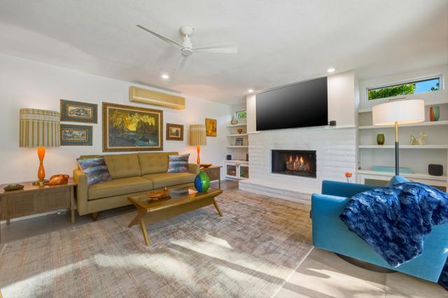 5337 E Lakeside Drive, Palm Springs CA: https://media.crmls.org/mediaz/8044cf97-607e-48cb-afe3-cefef82a390d.jpg
