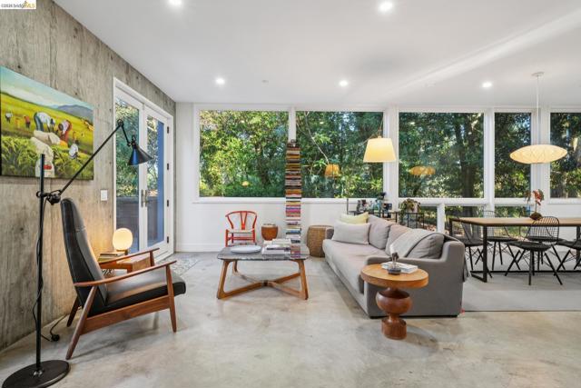 Image 6 of 60 For 8210 Skyline Blvd