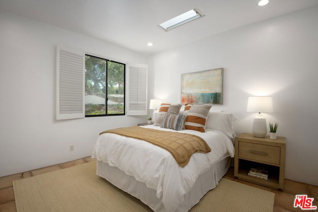 MLS #25560873 img 15